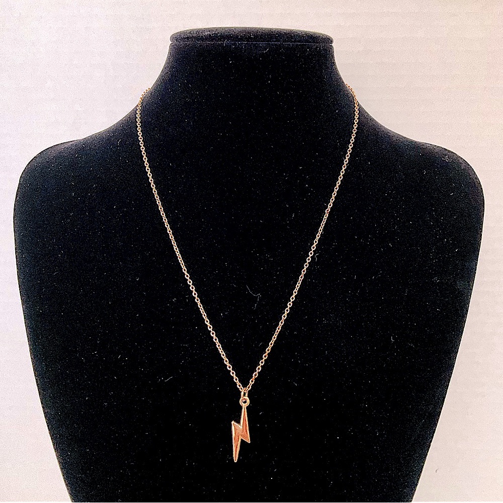 5/$25 - Goldtone Lightning⚡️Bolt Pendant Necklace